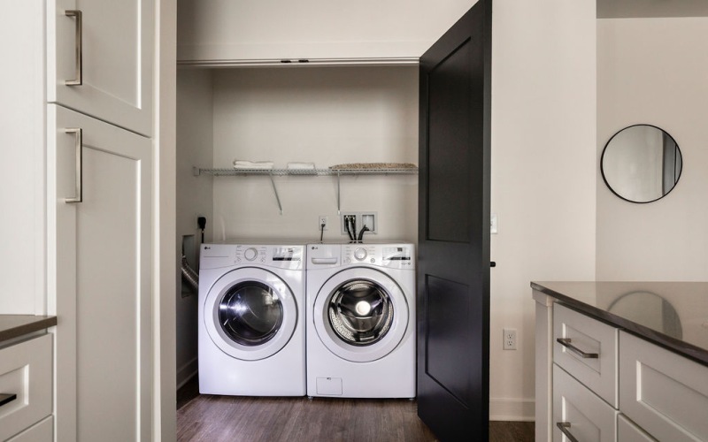 Washer / Dryer Included